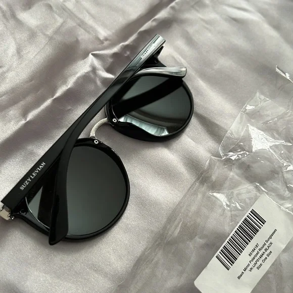Suzy Levian polarized mirrored sunglasses. - Picture 3 of 5